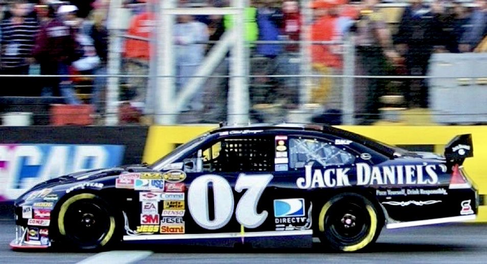 LegendsNascar's tweet photo. Clint Bowyer won the 2007 Sylvania 300 at New Hampshire 19 years ago today. π
It was his first Cup series win.
#FirstTimeWinner π @ClintBowyer https://t.co/EDyosfsmTa