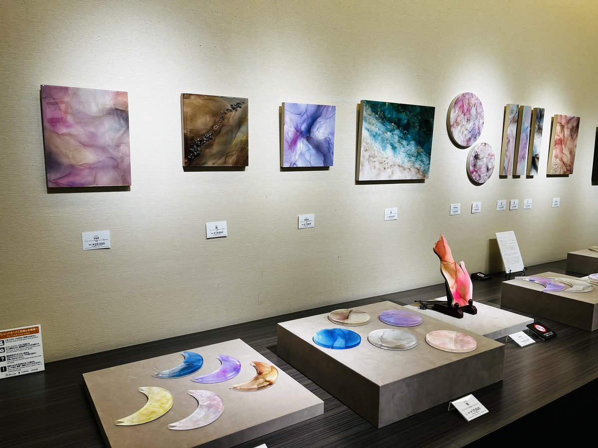 hakkendogallery's tweet photo. 昨日より始まりましたところのSAPPRO ART PARADE@大丸札幌店！
北海道にゆかりのある作家7名による展示です。 https://t.co/ZZOW22qpRx