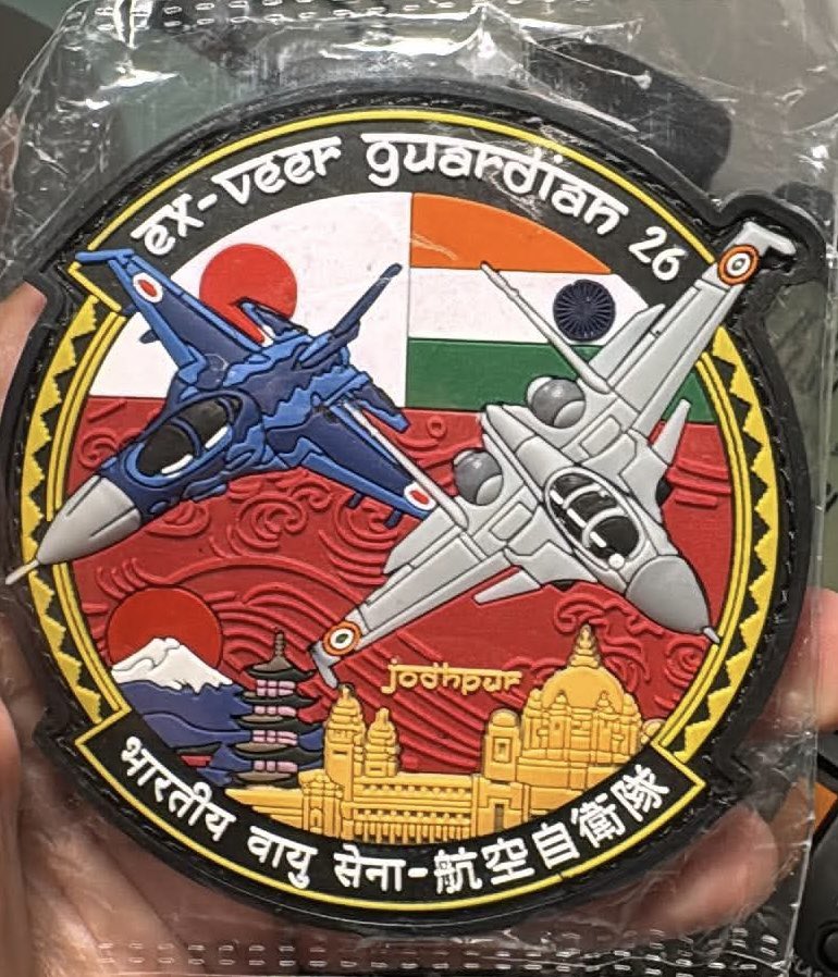 kabanetyper's tweet photo. 🇮🇳の友人より海を越えて。
「ヴィーア・ガーディアン26」のインド空軍側作成のパッチ。

3年前とは反対に、今回は8SQのF-2がインドを訪れています。
近年インドでも多くなっているPVCワッペンで、立体感あって格好いいです！ https://t.co/ueGS3mIozf