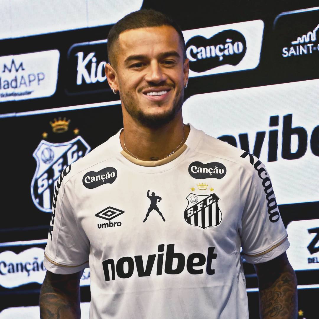 vascomics's tweet photo. 2 dias de Philippe Coutinho no Santos:

❌ 0 gols
❌ 0 assistências
❌ 0 dribles certos 
❌ 0 passes decisivos
❌ 0 grandes chances criadas
✅ 1 eliminação https://t.co/GORyFLYsbW