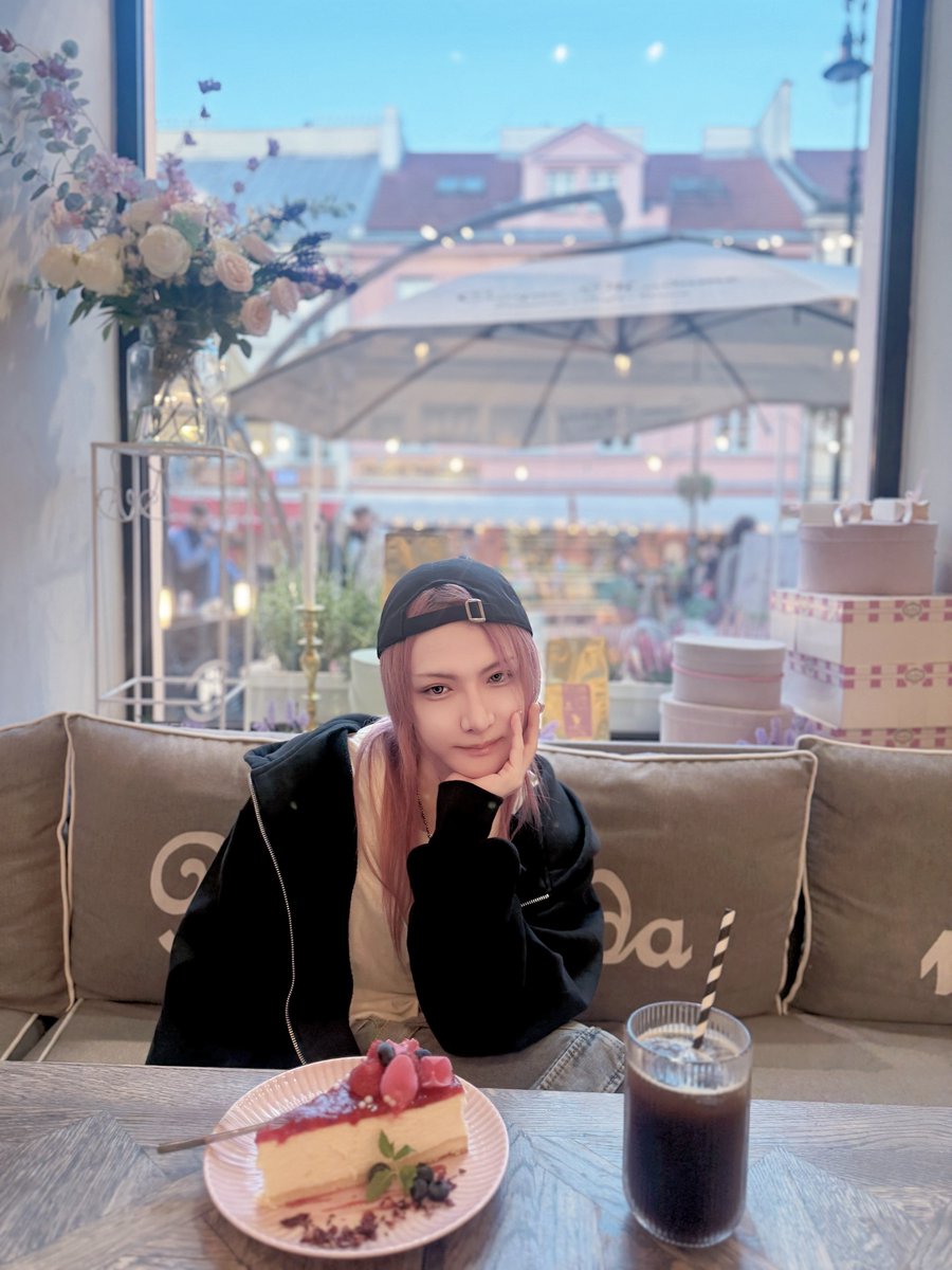 Sena_JILUKA's tweet photo. My day off in Poland🇵🇱 https://t.co/GKTYbkieOm