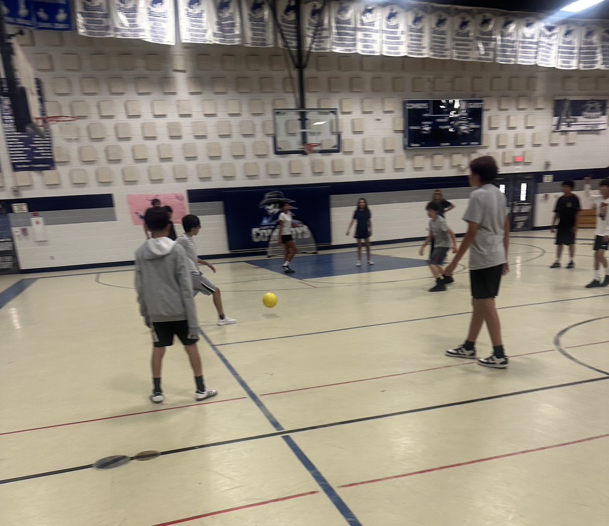 VVicencio_CMS's tweet photo. Work hard. Have fun. Grow together.
💙🤠🩶⚽️
#ClarkeSoccer 
@A_Espinoza_CMS @CMSAthletic @WalterEClarkeMS https://t.co/kIRvhyR1mE