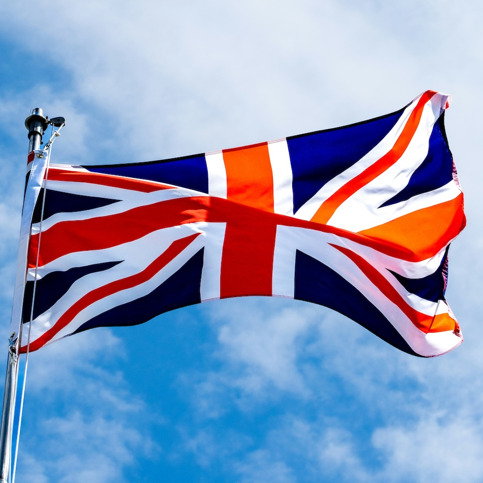 CoinMarketCap's tweet photo. LATEST: 🇬🇧 The FCA has published guidance on its crypto rulebook two weeks before the UK's authorization window opens on Sept. 30, with the regime taking effect Oct. 25, 2027. https://t.co/FKYFYBVN3V