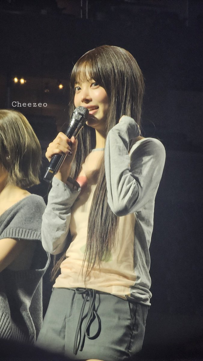 Cheezeo's tweet photo. 260916 LA Soundcheck 
#Eunchae #홍은채 #ウンチェ
#LE_SSERAFIM #르세라핌
#PUREFLOW_IN_US #PUREFLOW_IN_LOS_ANGELES https://t.co/mLJdURb0Uk