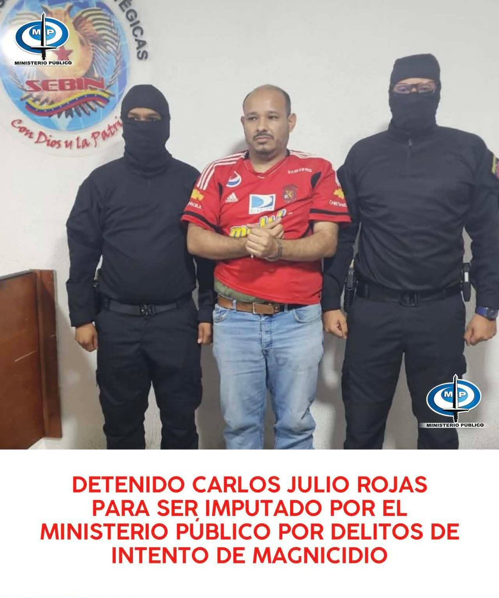 CarlosJRojas13's tweet photo. Dr. @LarryDevoe eliminar de las #RRSS del @MinpublicoVEN las fotos de #presospolíticos no podrá borrar de la historia como miles de vzlanos fuimos sometidos al escarnio público acusados injustamente de delitos dantescos, mi familia jamas olvidará como @TarekWiliamSaab publicaba esta imagen confirmando que me tenia secuestrado y luego en cadena nacional montaba un show mediático con testimonios falsos acusándome de coordinar supuesto “magnicidio” contra @NicolasMaduro. Suprimir esa foto no me devolverá mis casi dos años preso en #ElHelicoide o la vida de por ejemplo José Breijo, mejor seria que me dieras mi #libertadplenaya y abrieras una investigación contra el fiscal general anterior por violar #DDHH ¡#Vzla te exige la #LibertadParaTodosLosPresosPoliticos!