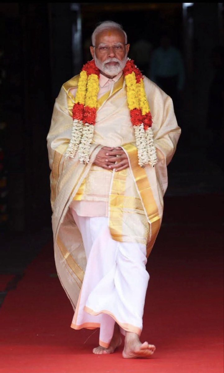 pramod1270's tweet photo. @narendramodi आदरणीय पंतप्रधान श्री. नरेंद्र मोदीजी यांना ७६व्या वाढदिवसानिमित्त मनःपूर्वक हार्दिक शुभेच्छा! 💐🎂

🇮🇳 विश्वपटलावर भारतमातेचा मान आणि गौरव वाढविणारे, देशाच्या विकासासाठी सातत्याने कार्यरत असलेले यशस्वी पंतप्रधान मा. श्री. नरेंद्र मोदीजी यांना हार्दिक शुभेच्छा! 💐🎂 https://t.co/YRXMMoPnds