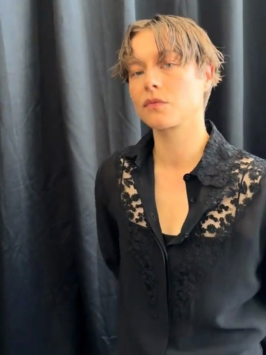 shakespearezdog's tweet photo. the original photos btw. emma is very anti ai and always has been so can we stop using their face for it smh https://t.co/B7Lkal4UhO