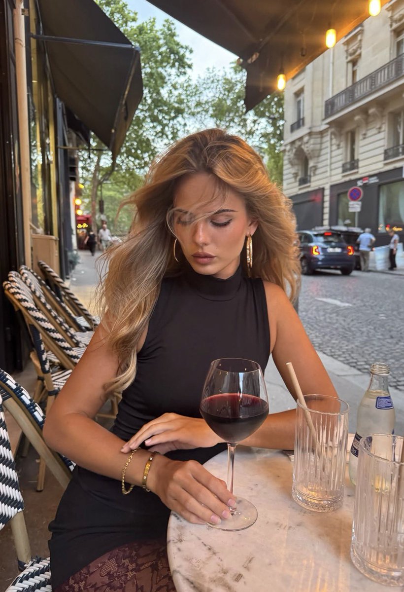 AlecErinyes's tweet photo. Dating time… https://t.co/zNjQJMllji