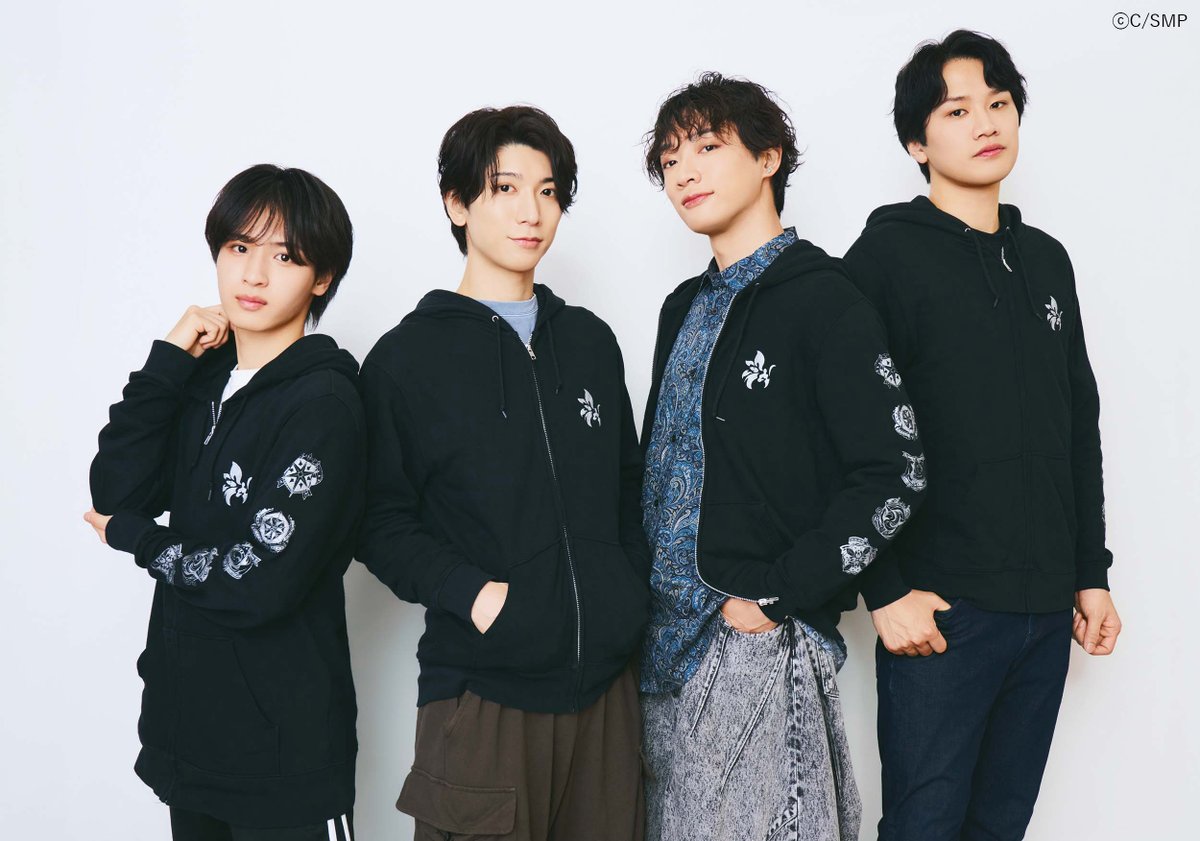 mahoyaku_stage's tweet photo. 🌟書籍情報🌟
舞台『魔法使いの約束』
5th Anniversary Memorial Book

＼発売まであと5日！／
本日は南の国の各国座談会の写真を公開📸✨

▶メモリアルブックの詳細はこちら
https://t.co/mR2j0Xfyqq

#まほステ #まほステ5周年 https://t.co/wTPXxETU3E