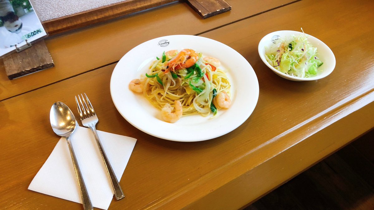 m_some_thing's tweet photo. おはようございます！
今週のランチは
Aランチ ハヤシライス
Bランチ エビのペペロンチーノ
となっております！
今週はハヤシオムライスもやってます！ https://t.co/YqH85w2aF3