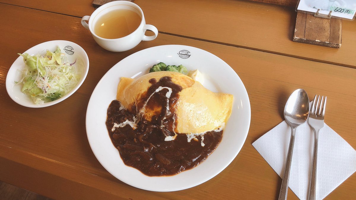 m_some_thing's tweet photo. おはようございます！
今週のランチは
Aランチ ハヤシライス
Bランチ エビのペペロンチーノ
となっております！
今週はハヤシオムライスもやってます！ https://t.co/YqH85w2aF3