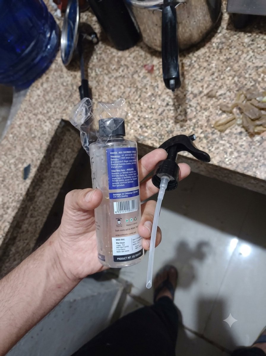 Manvend8036733's tweet photo. I have ordered 3 items from Amazon 3 days ago, the oats and the spray bottle were damaged. I have submitted all the pics to you same day, but nothing has been done till now. Here is my order id - #406-0813309-1985117 @jagograhakjago 
@amazonIN https://t.co/8Jnv3r2z38