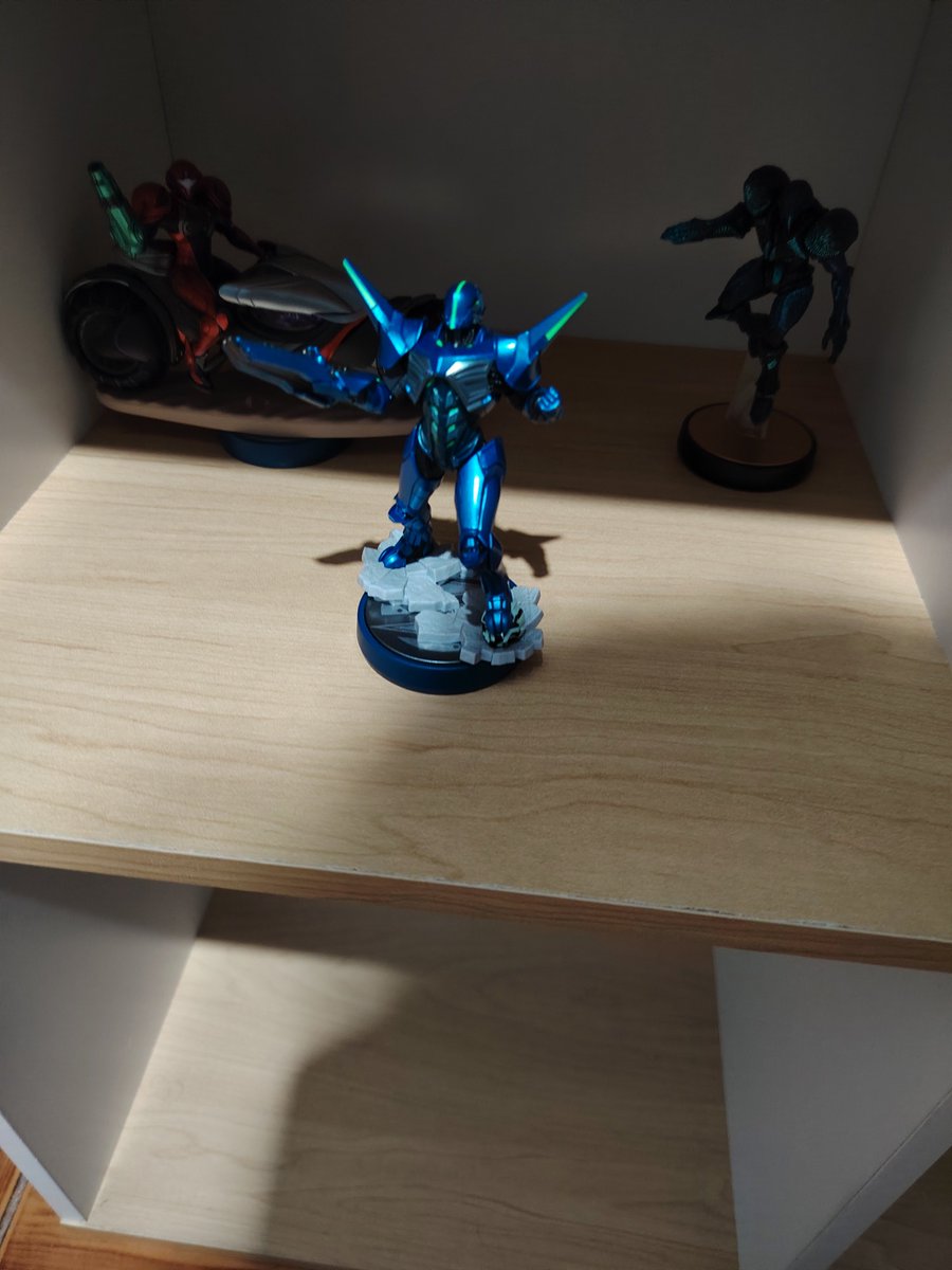 MasterL37476932's tweet photo. @TheHunterSylux Buy an amiibo aura https://t.co/BccAcMMclj