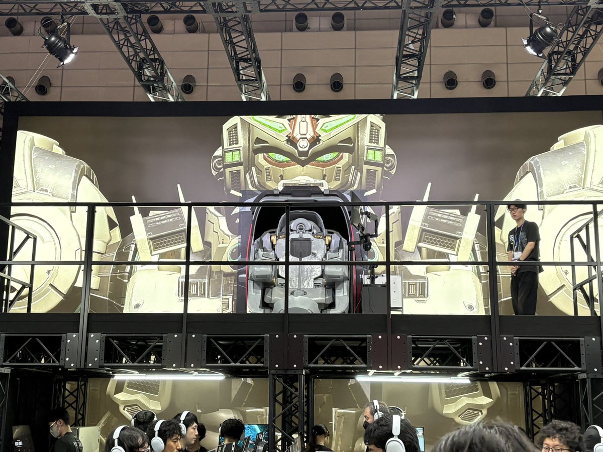 sucre_426's tweet photo. 2つ目(コックピットには乗れないけどw https://t.co/duJKb4Ha6z