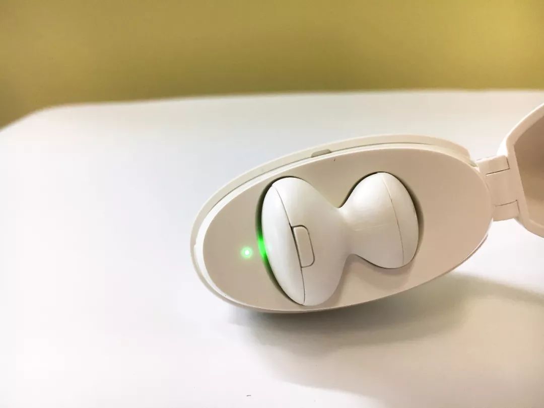 chipg518423's tweet photo. Just couldn’t wait! Opened my new wireless earbuds package right at the door  Can’t wait to test the sound quality!， https://t.co/d5VifwQd4Q
