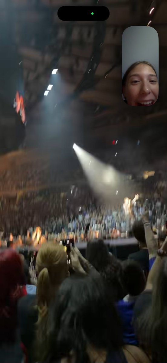 th3onlyangel's tweet photo. My sister is at harry styles tn. Don’t worry I am there digitally https://t.co/0gpOMEDKfY