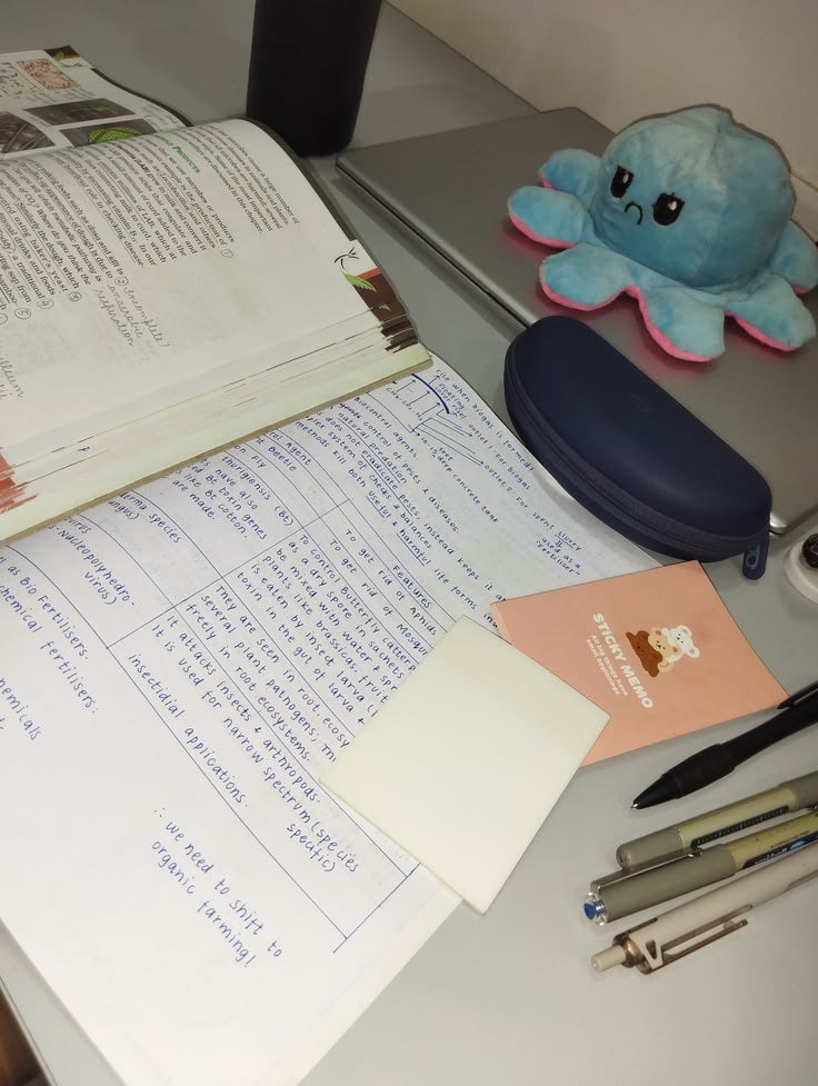 islaboards's tweet photo. 📚✨ Quiet nights, messy notes, endless pages, and one goal: becoming better than I was yesterday. 📝☕🌙 https://t.co/axdCWQfLhh