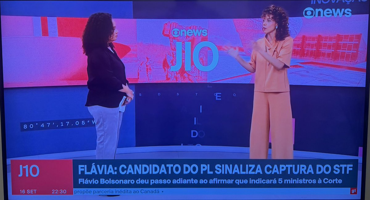 MarceloRoMonte's tweet photo. 10 e meia da noite. Momento da mais pura picaretagem intelectual do ex-jornalismo militante da GloboNews.

A senhora de preto (Flávia não sei das quantas) diz que é “muito preocupante” a declaração feita hoje por Flávio Bolsonaro de que, se eleito, poderá indicar até 5 ministros para o STF.

“Isso significa um projeto de aparelhamento, de captura do poder Judiciário. É assim que morrem as democracias”, diz a preocupada companheira.

“E nós temos exemplos aqui perto”, concorda a companheira âncora do telejornal: “nos Estados Unidos!”
“Sim! E em Israel também!”, retorna a primeira militante, perdão, jornalista.

Ainda bem que no Brasil essa história de um partido aparelhar a Suprema Corte nunca aconteceu! Nunca tivemos um presidente que nomeasse para o STF seu advogado particular, o advogado do seu partido, seu ministro da Justiça, o office boy da sua antecessora (esse não emplacou) etc etc…

Como descaramento pela metade não tem graça, acrescenta a mais baixa (refiro-me à estatura física):
“E isso vindo de um candidato que ESTÁ NO CENTRO DO ESCÂNDALO DO BANCO MASTER, muito mais do que Lula!”

“Sim!” - concorda a companheira menos baixa (refiro-me novamente à estatura física); e completa:

“Flávio Bolsonaro está CEM POR CENTO envolvido no caso Master, e isso é um fato objetivo!”

10 e meia da noite, eu achando que já havia terminado por hoje a propaganda eleitoral gratuita na televisão…

Se bem que, verdade seja dita, essa propaganda eleitoral não é propriamente gratuita…