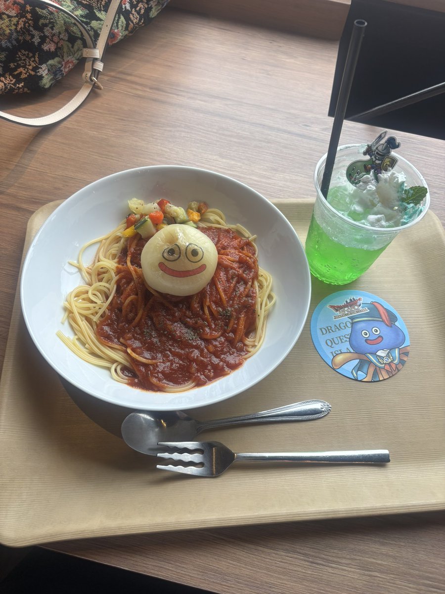 ryoma_rnw's tweet photo. こんにちは😃おしゃべり担当です！
 #淡路島 にある #ニジゲンノモリ に行って来ました！子どもの頃から画面の中で見ていた #スライム たちに出会えてテンションMAXでした😆 https://t.co/ofreM3oXh2