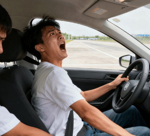 truee798479's tweet photo. Finally got my driving license after 12 failed parallel parking attempts  Grateful for my patient instructor who didn’t lose his cool even when I stalled three times at the start line! Driving alone tomorrow feels like a tiny win of adulthood , https://t.co/lKVb0PrLFs