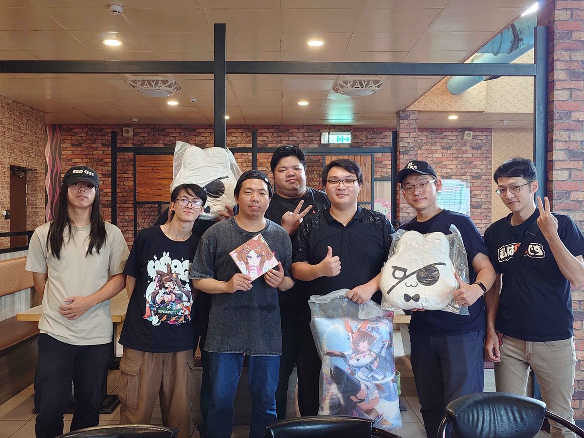 0126Sword's tweet photo. 上禮拜六姬友群在台南舉辦第三屆釣蝦活動
大明神知道此次活動後
特別準備的紀念品以及活動比賽獎品
經過3小時之後
有4位姬友過1斤而且差距都在0.01~0.04之間
本人以些微差距0.02拿下第一名
得到最大獎親簽繪板
感謝各位姬友參加
再次感謝兔姬大明神贊助這次的活動獎品
#兔姬妳看
#兔姬快看 https://t.co/gY47LPeNj8