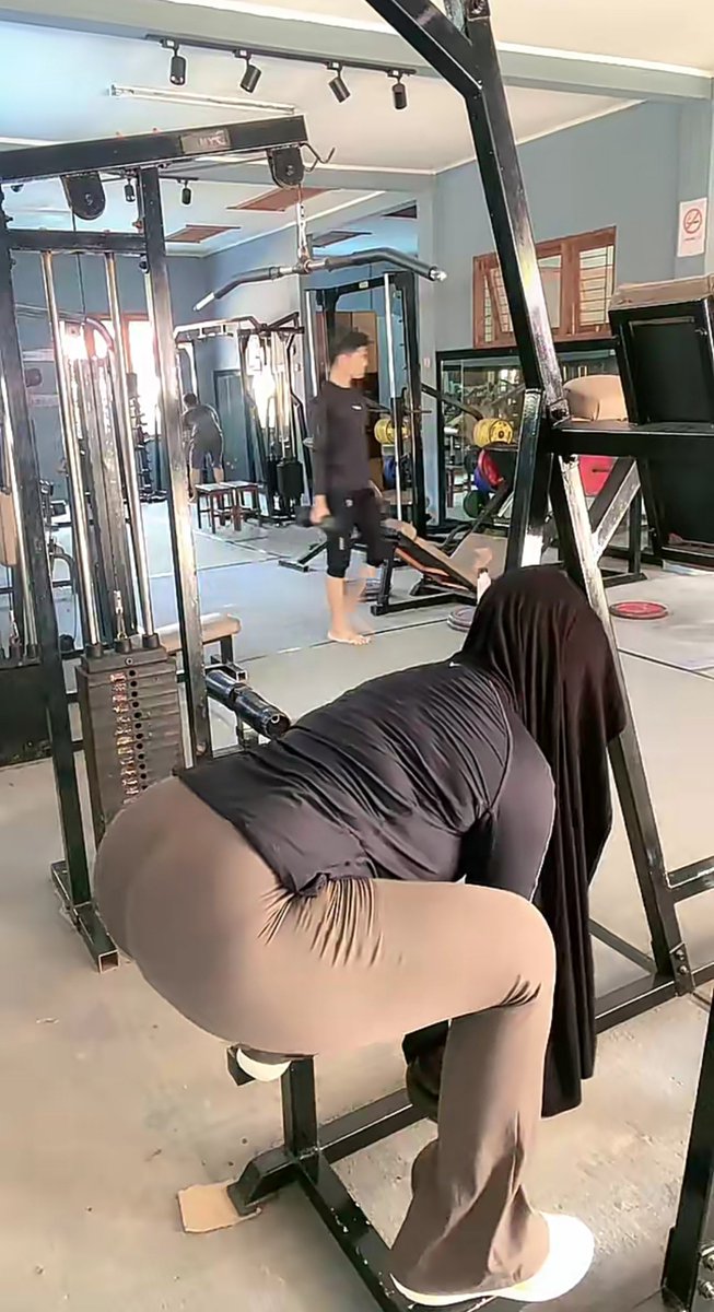 YYaparah51135's tweet photo. 🤤
#trending #gym #stw #bokong #ppek https://t.co/JvNOZhEJ06