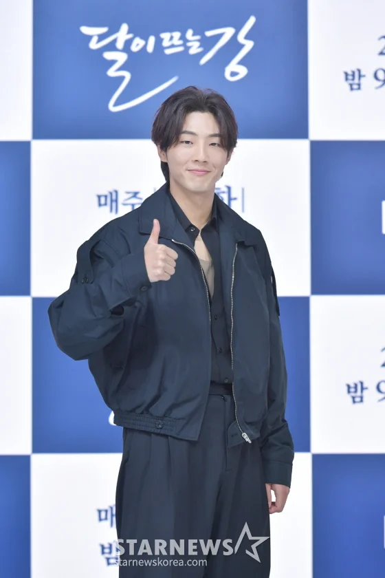 pannchoa's tweet photo. Actor Ji Soo reveals that he slightly identifies himself as Filipino after leaving Korea due to school violence scandal
https://t.co/MwqqfhcrZi https://t.co/iEluOJVeOi