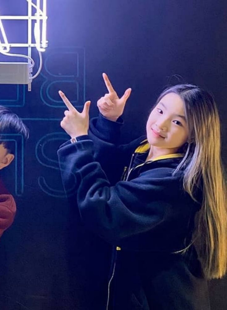 Chillkid1234's tweet photo. a happy childhood😭 https://t.co/4lIG22htQ5