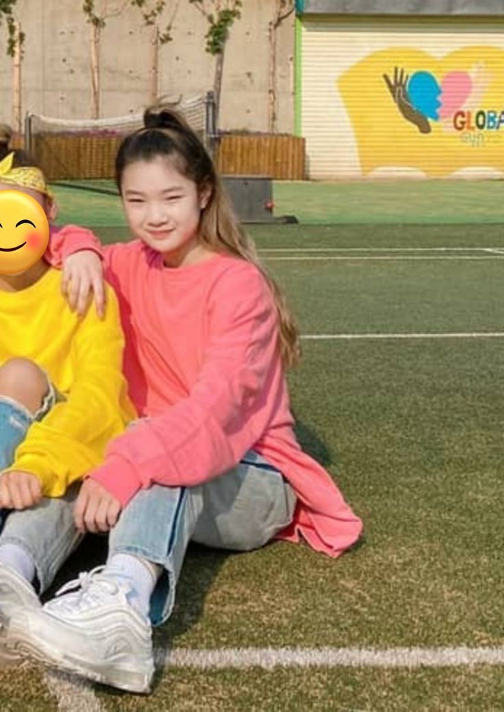 Chillkid1234's tweet photo. a happy childhood😭 https://t.co/4lIG22htQ5