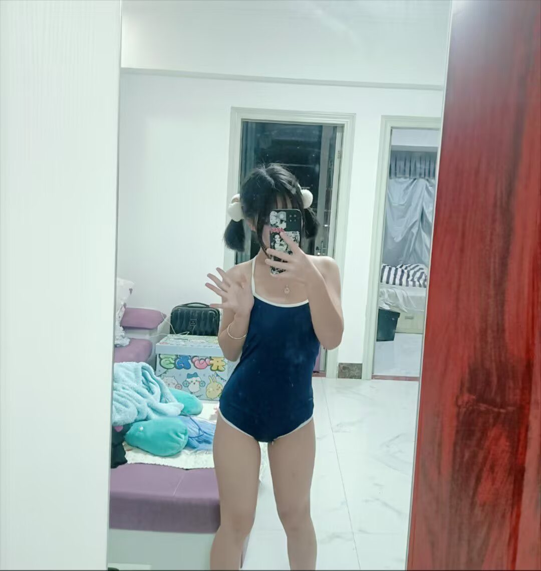 v2ahe's tweet photo. 其实我也不懂为什么看起来肉肉的还是那么轻 https://t.co/KkDvF8L6DC