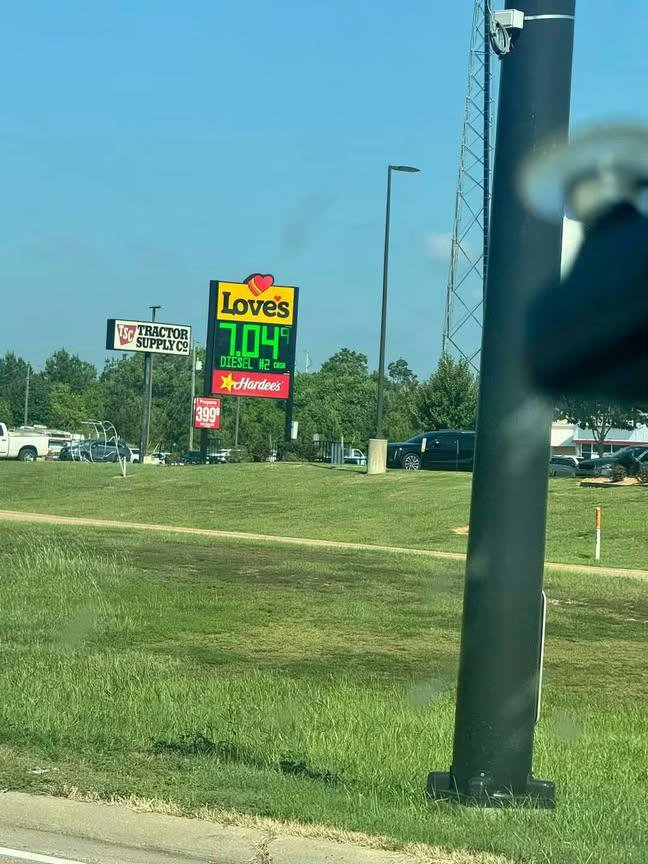 ImBreckWorsham's tweet photo. The cost of diesel per gallon is now almost the same as the federal minimum wage in many states. 

There is no way in hell America can sustain this insanity. 

We are on the verge of collapse. https://t.co/FYPFZKVwzz