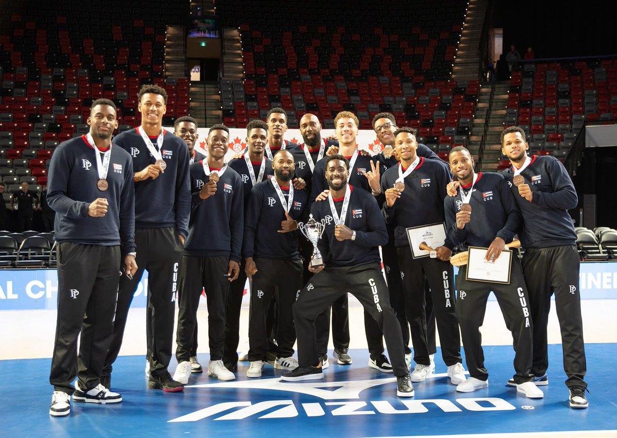 Norceca_Info's tweet photo. Let’s celebrate the medalists of the 2026 NORCECA Men’s Continental Championship! 👏🏻🔥 

🏆🥇 United States 🇺🇸
🥈Canada 🇨🇦
🥉Cuba 🇨🇺 https://t.co/SIBWTxaXXi