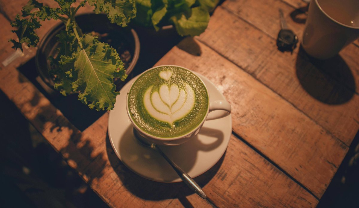 aelmz066797's tweet photo. Tried the new immersive AR cafe today—sipping matcha while 3D cherry blossoms bloom right on my table Next-level morning vibe!， https://t.co/6hA6aQps41