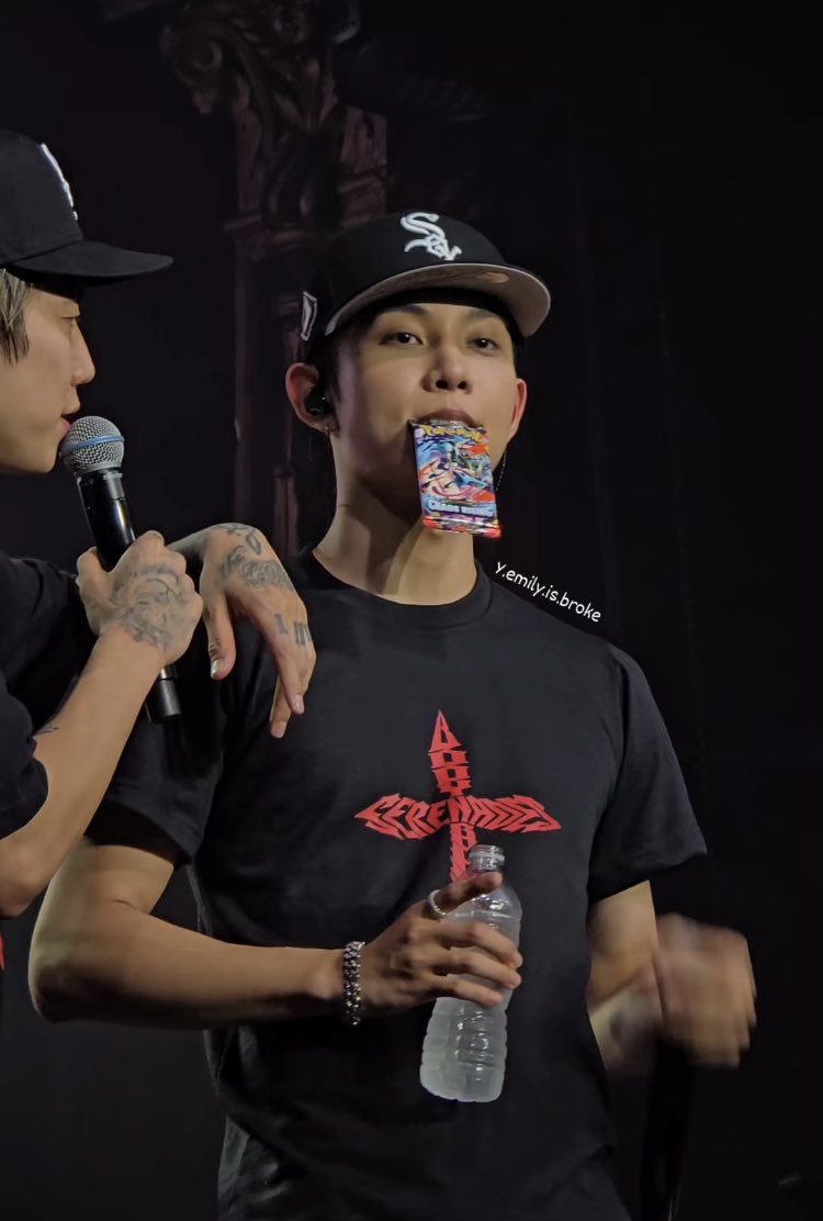 918_ryul's tweet photo. 260915| Chicago #RYUL 

Ryul biting a pokeman cardㅋㅋ https://t.co/Suy6KAzASJ