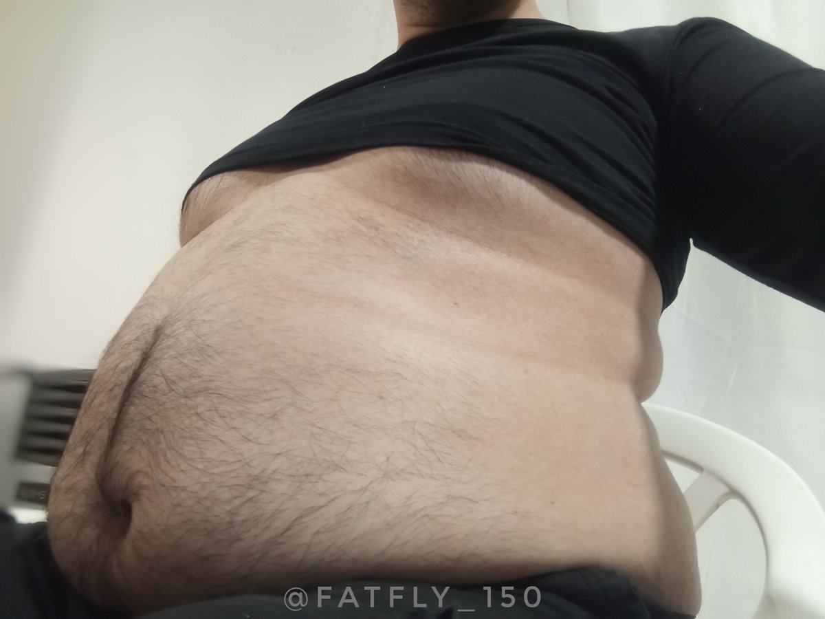 Fatfly_150's tweet photo. Bueno decidí volver ya que cumplí años hace poco y quería que vean si es que hay algún cambio 

#chub #feederism #feedee #chubby #gettingchubby #gaining #fat #weightgain #gettingfat #Fatboys https://t.co/b6geySz0GQ
