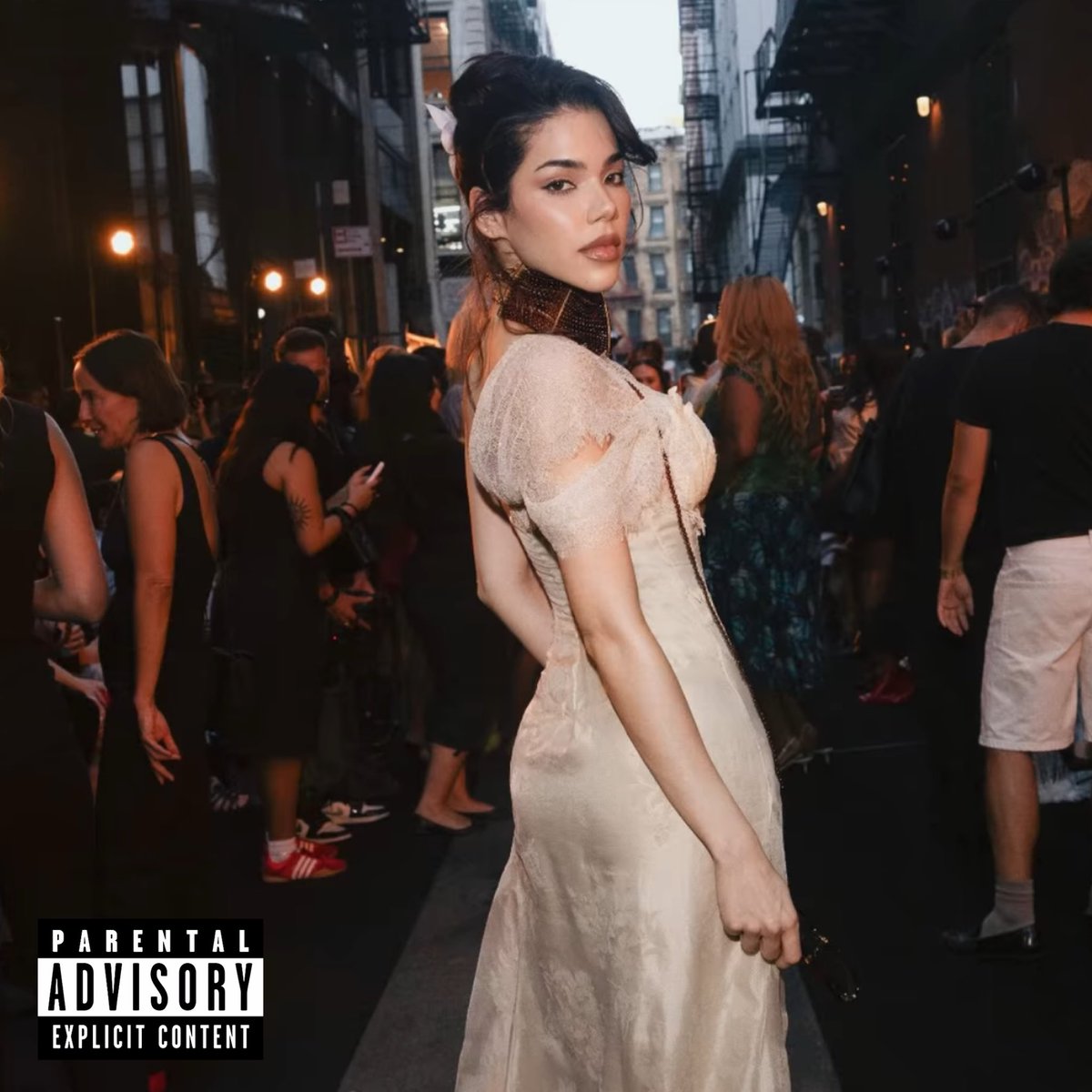 keniconnor's tweet photo. El hecho de que parezca portada de un álbum, que outfit tan iconico https://t.co/TUmIBKXSAn