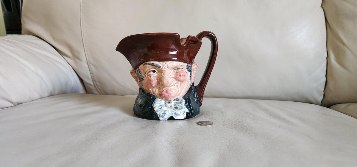 VintageCravings's tweet photo. Royal Doulton Old Charley Toby Jug D5420 1940s Ceramic Pitcher
https://t.co/U1rf0N62Zh https://t.co/kpfwiOe349