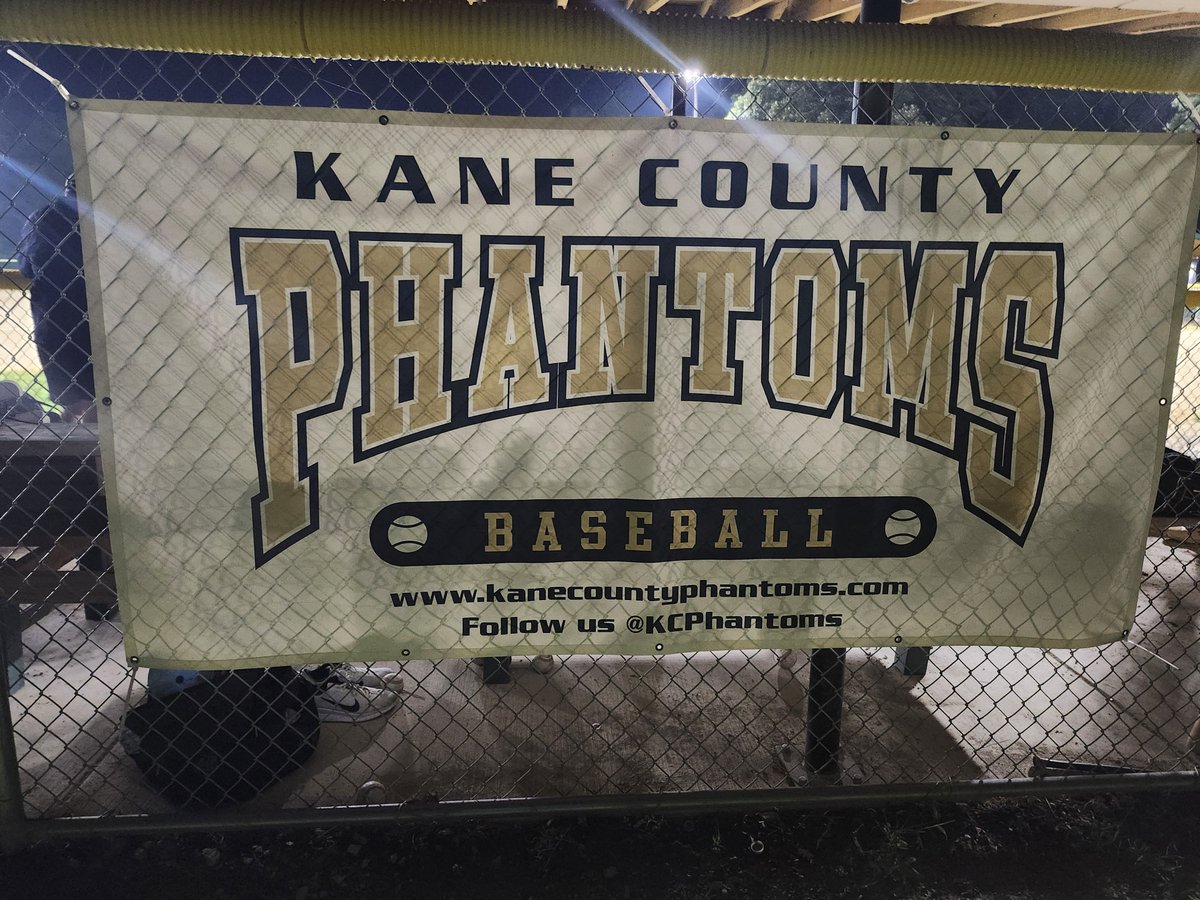 KevinTurner710's tweet photo. Wednesday night lights, at Kenney field. Home of the @KCPhantoms https://t.co/N7zV4O2Ui1