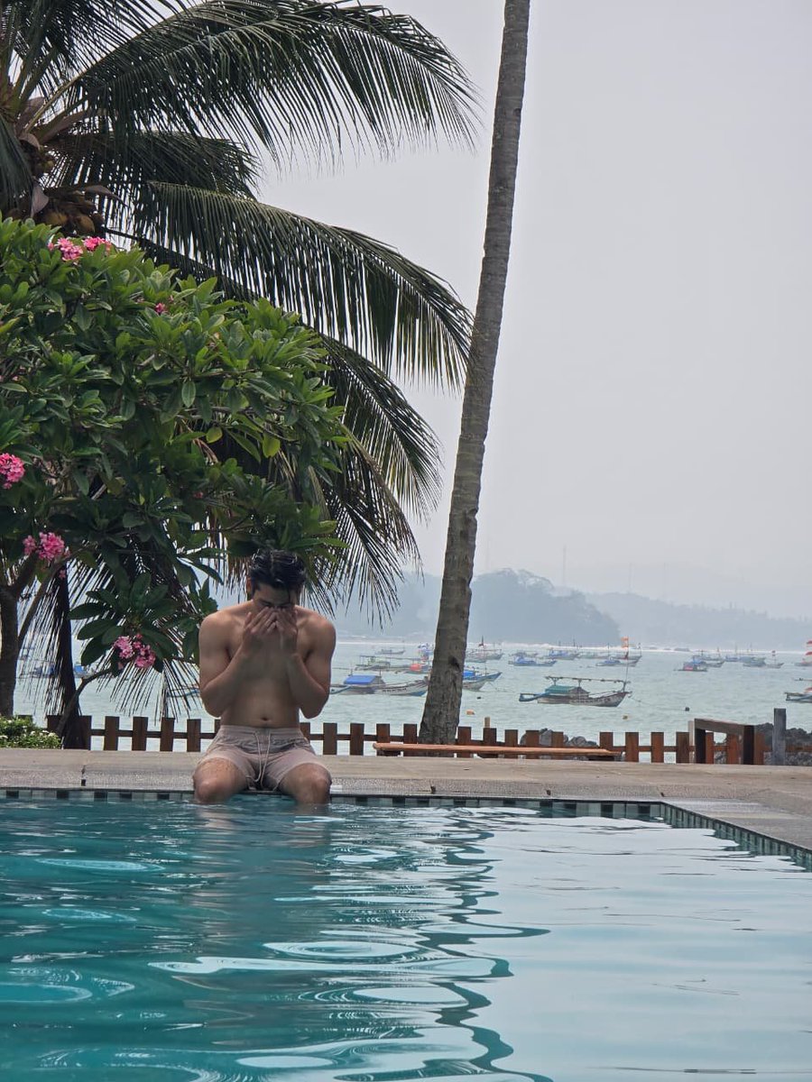 thatawwe's tweet photo. Ngojay dulu💦, https://t.co/xVrvXRI9Tx