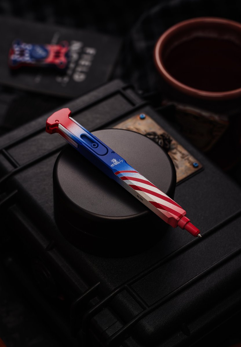 tacticalgeekedc's tweet photo. A collaboration with CooYoo. A fusion of creativity, craftsmanship, and American-inspired style.  #tacticalgeek #edc #everydaycarry #dailycarry #edcgear https://t.co/4UeQWq4mid