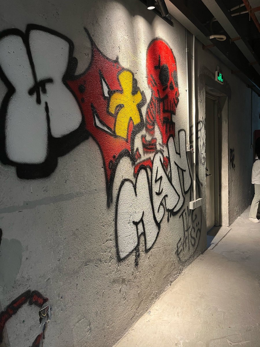 fauno157489's tweet photo. [Just escaped a 90s arcade-themed escape room! Solved Pac-Man puzzles, cracked neon clues, and made it out with 2 mins left. Total rush ]， https://t.co/ixY2TFuPCl