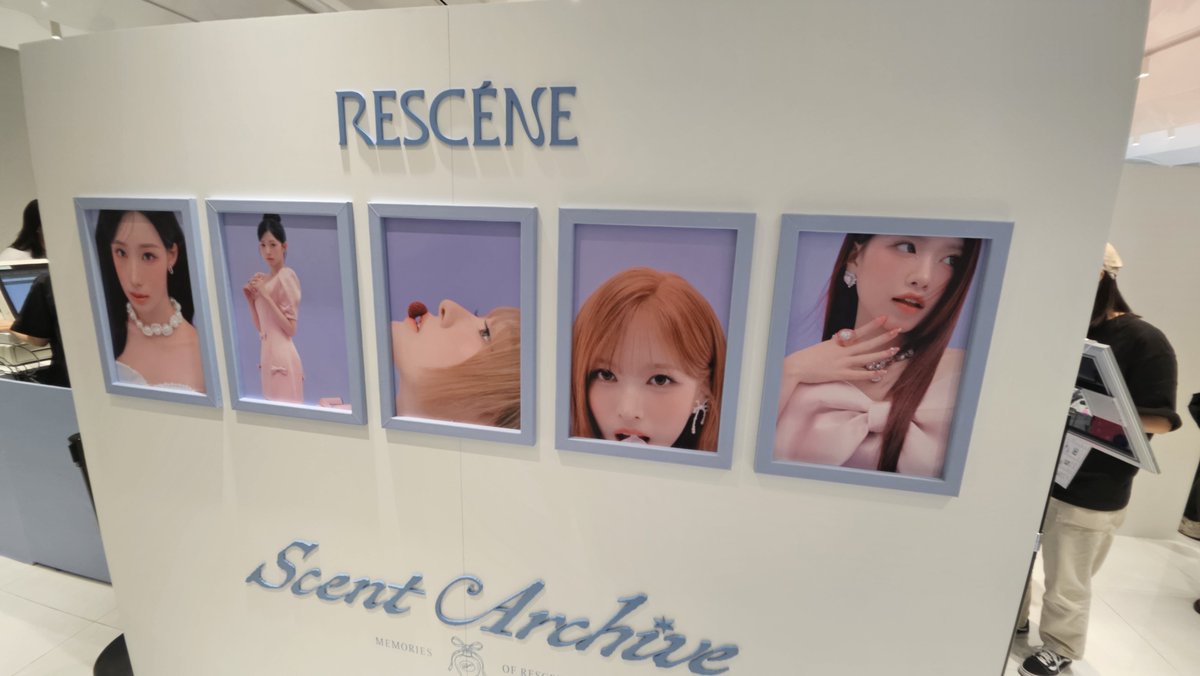 fortherescene's tweet photo. #RESCENE #리센느
#ScentArchive #MemoriesOf_RESCENE
#리센느_위드뮤_팝업 https://t.co/A1sSpxoDql