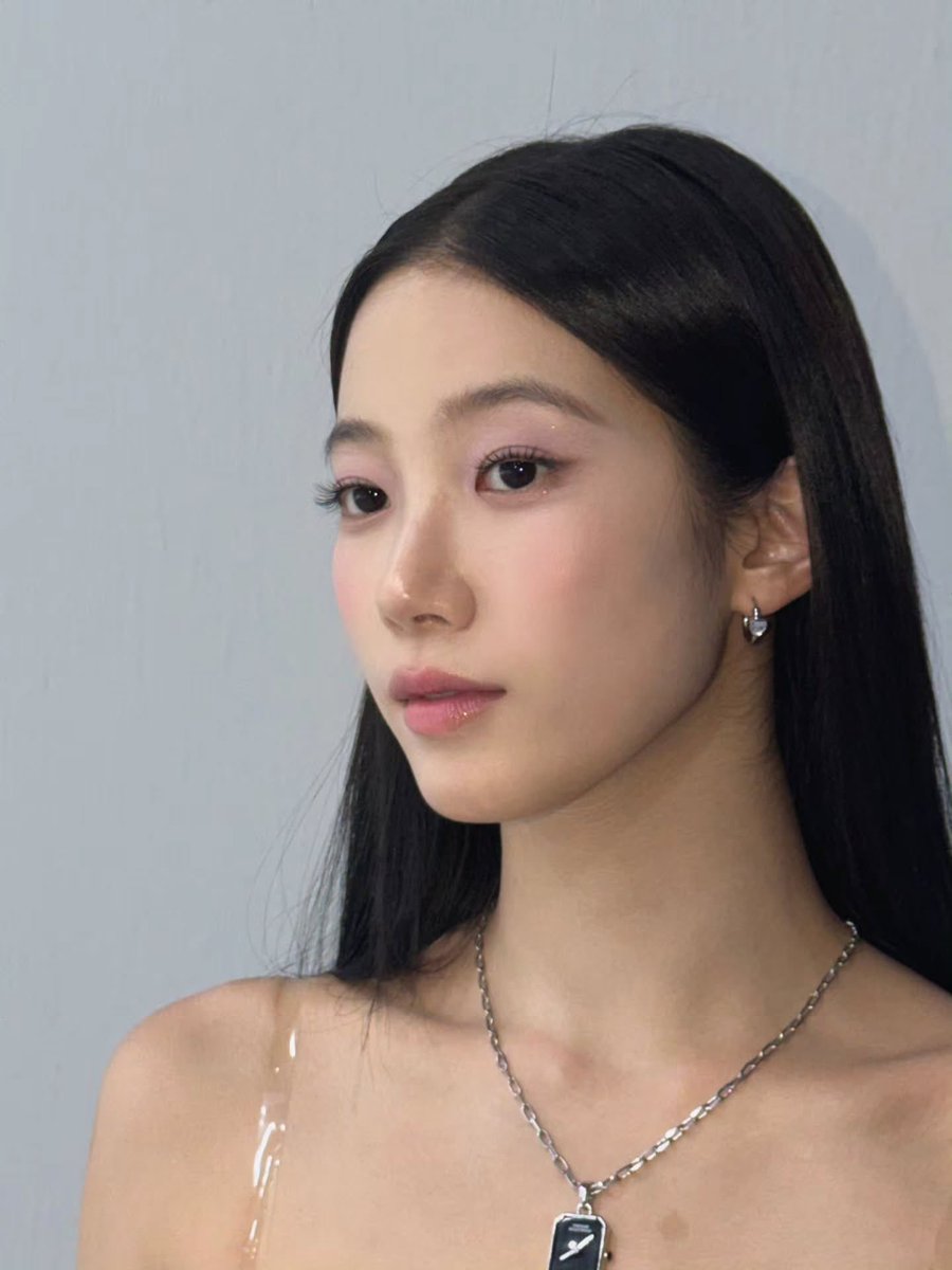 VenusIncarnati's tweet photo. Stole your gaze. https://t.co/h5zApqiF4t