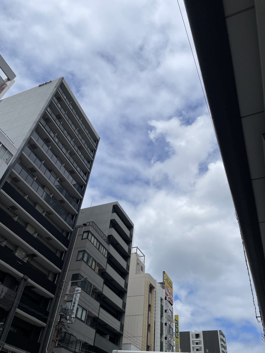 ovalmultimedia's tweet photo. こんにちは。オーバルです。
現在の日本橋は曇り。

今日は木曜日,木の日セール実施中です。
奈良の木で出来た木製のウエルカムボードがお買い得です。

本日の営業時間は18時までとなります。
皆様のご来店お待ちしております。

#ovalmultimedia #セール #企業公式が地元の天気を言い合う https://t.co/MvWsvWG4T8