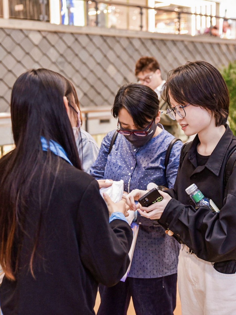 aveni751128's tweet photo. Our Photography Club's street shoot session this Sat! Capture city vibes, meet fellow shutterbugs, and grab small studio gift sets—10 spots left, DM to sign up! https://t.co/Z81Lq2LZ1C