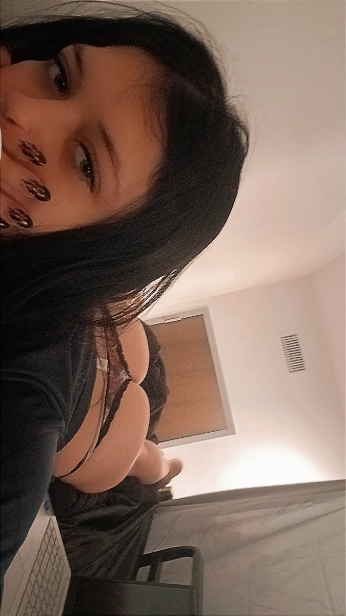 MrsAlexis08's tweet photo. Selling content ✨️ Hmu https://t.co/NVYq1eBvGY
