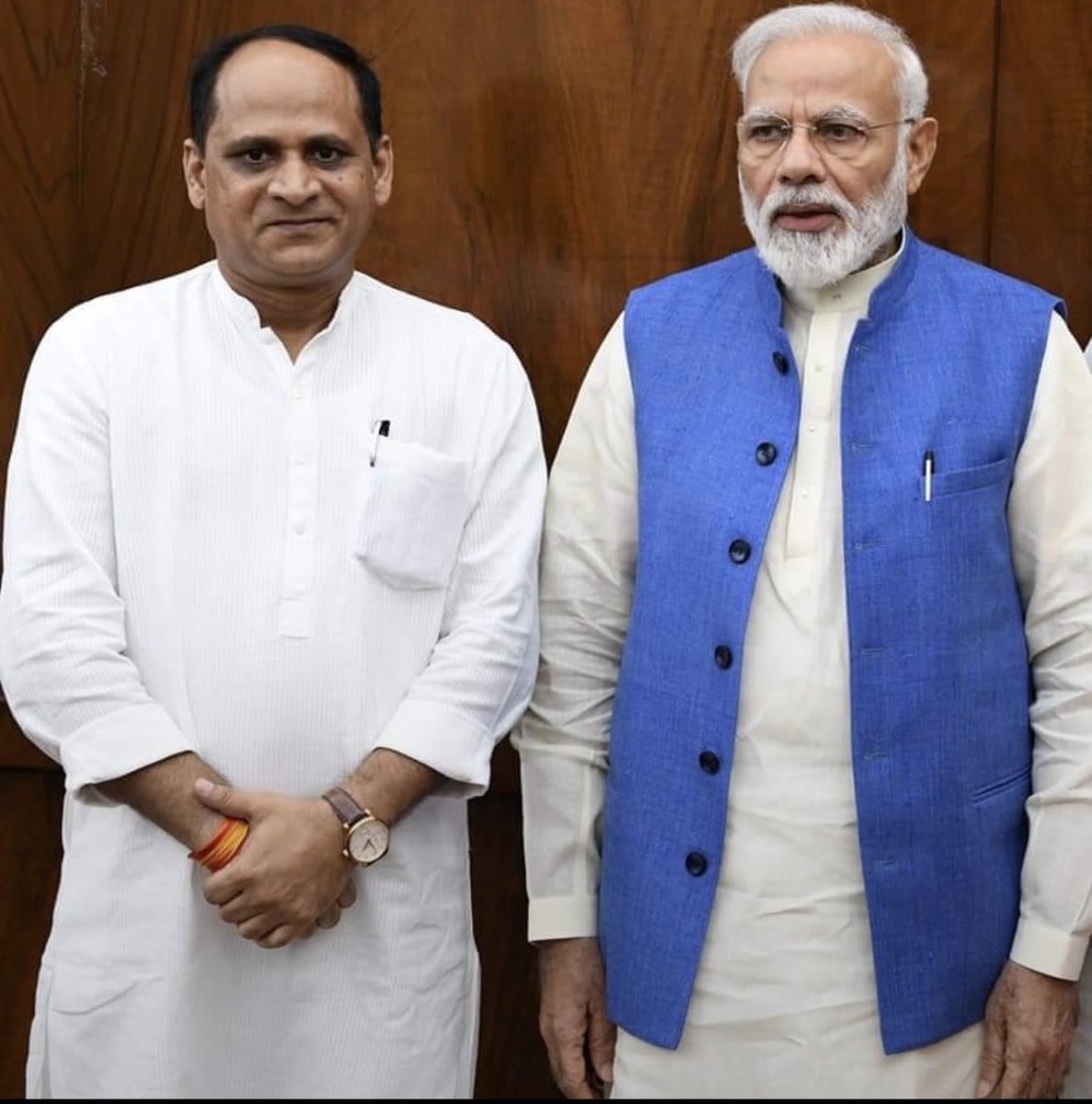Dineshsinghbjp's tweet photo. दुनिया के सबसे लोकप्रिय राजनेता तथा भारत के यशस्वी प्रधानमंत्री श्री नरेंद्र मोदी जी को जन्मदिवस की हार्दिक शुभ कामनाएँ ।

बाबा विश्वनाथ जी से आपके सुयशपूर्ण एवं मंगलमय जीवन की कामना करते है।

#SevaKe25Varsh #सेवा_संकल्प_अभियान https://t.co/oPxfazkvmX