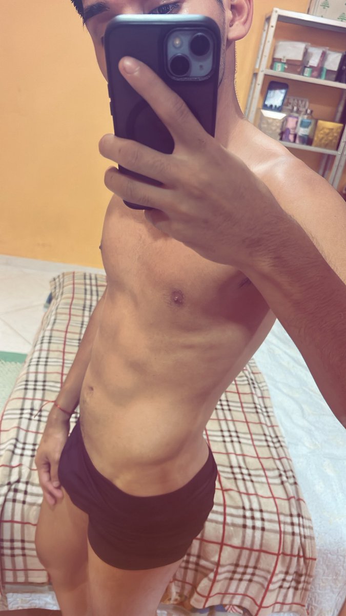 sntoss19's tweet photo. boa noite chat https://t.co/j1030qobSx