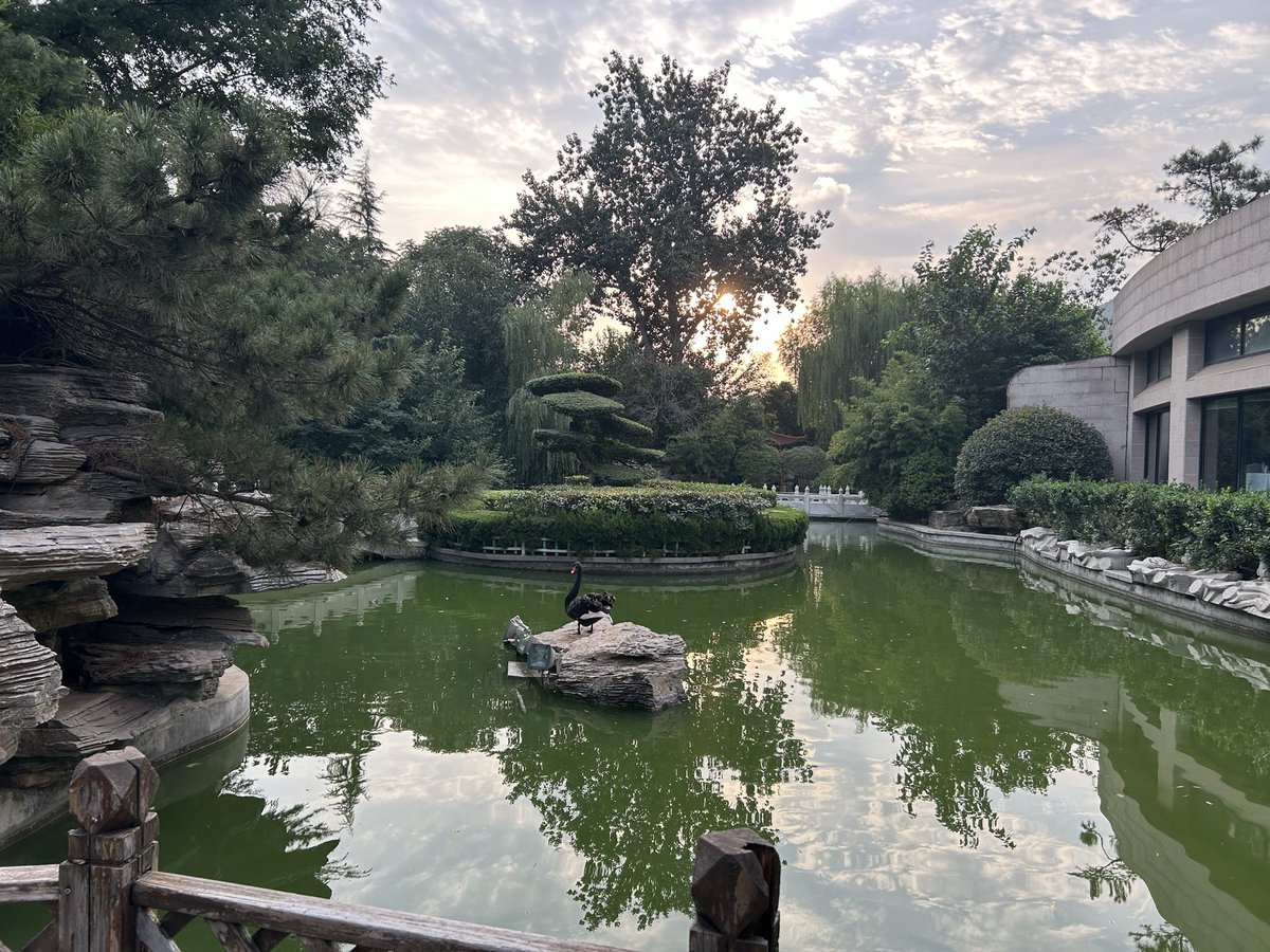 DrSamuelBHume's tweet photo. Made it to China for their biggest cancer conference (30,000 people). 

Some venue! https://t.co/nLfpOodyfZ