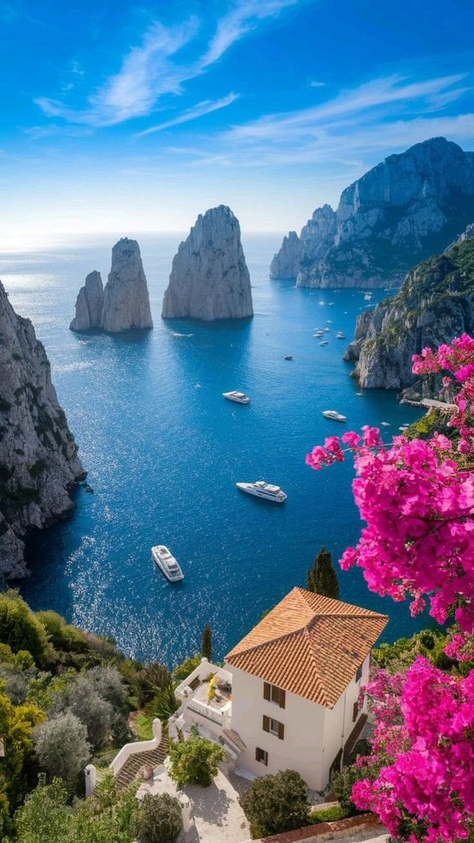 water_diaries's tweet photo. Capri, Italy 🇮🇹 https://t.co/rKzTTG1kp5
